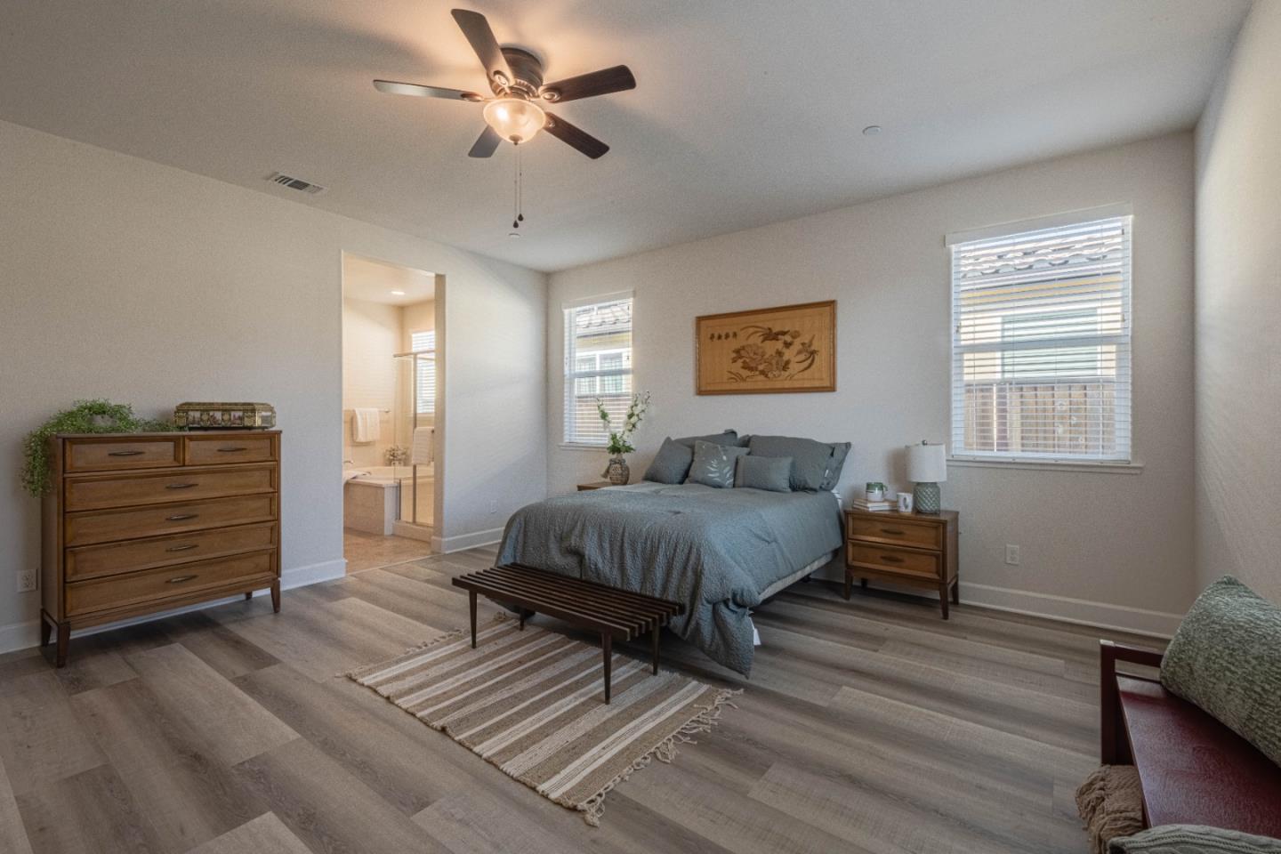 Detail Gallery Image 18 of 41 For 581 Segovia Dr, Hollister,  CA 95023 - 3 Beds | 3 Baths