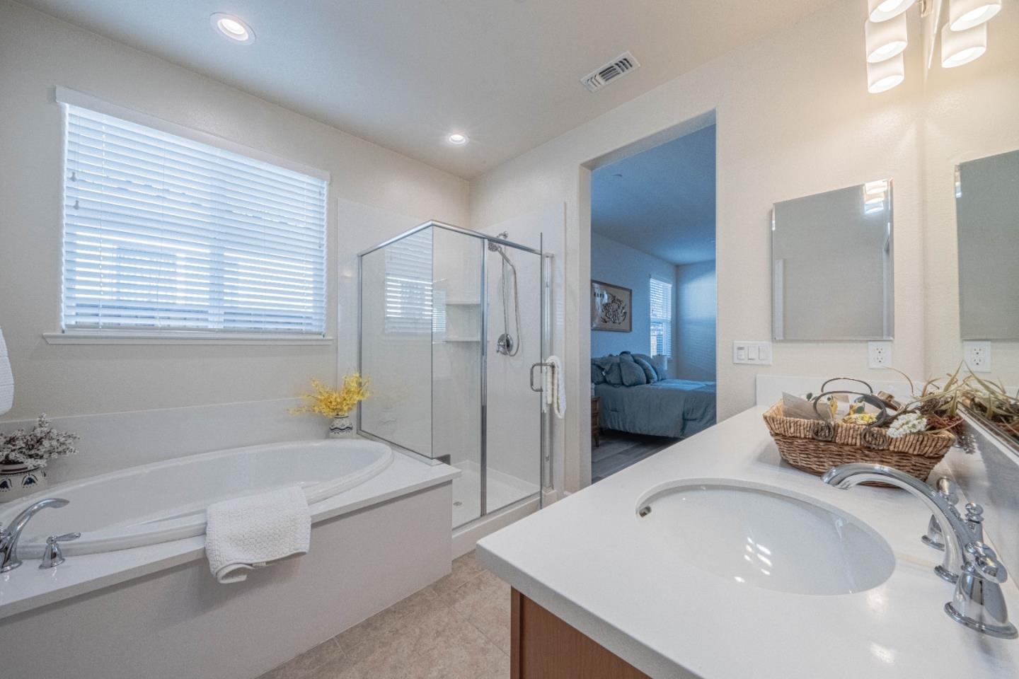 Detail Gallery Image 20 of 41 For 581 Segovia Dr, Hollister,  CA 95023 - 3 Beds | 3 Baths