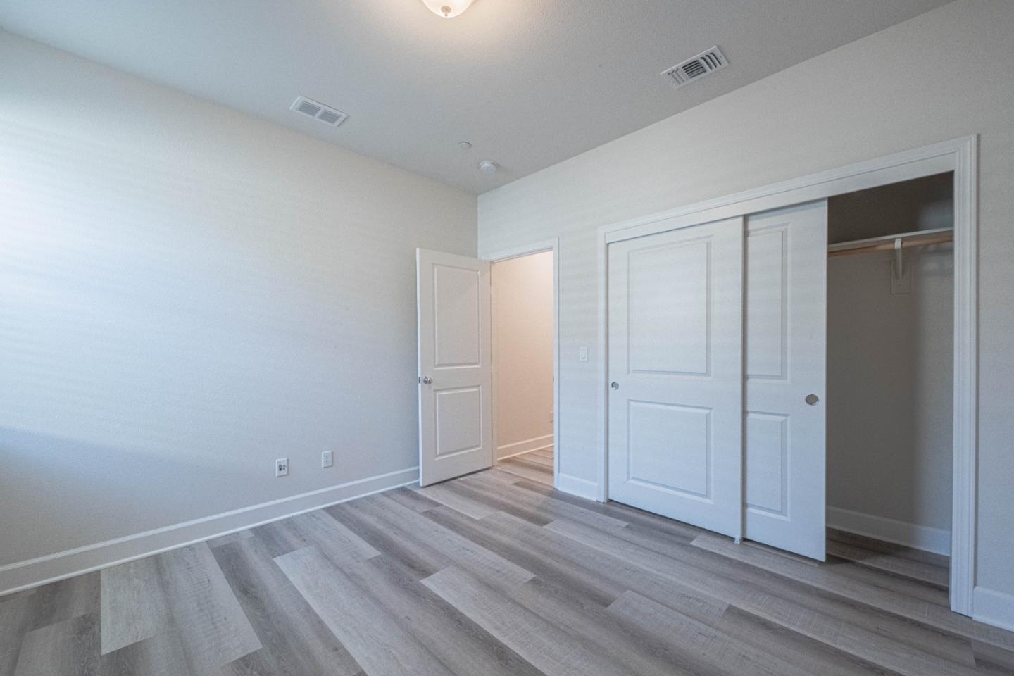 Detail Gallery Image 24 of 41 For 581 Segovia Dr, Hollister,  CA 95023 - 3 Beds | 3 Baths