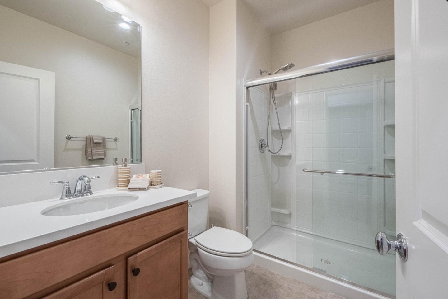 Detail Gallery Image 25 of 41 For 581 Segovia Dr, Hollister,  CA 95023 - 3 Beds | 3 Baths