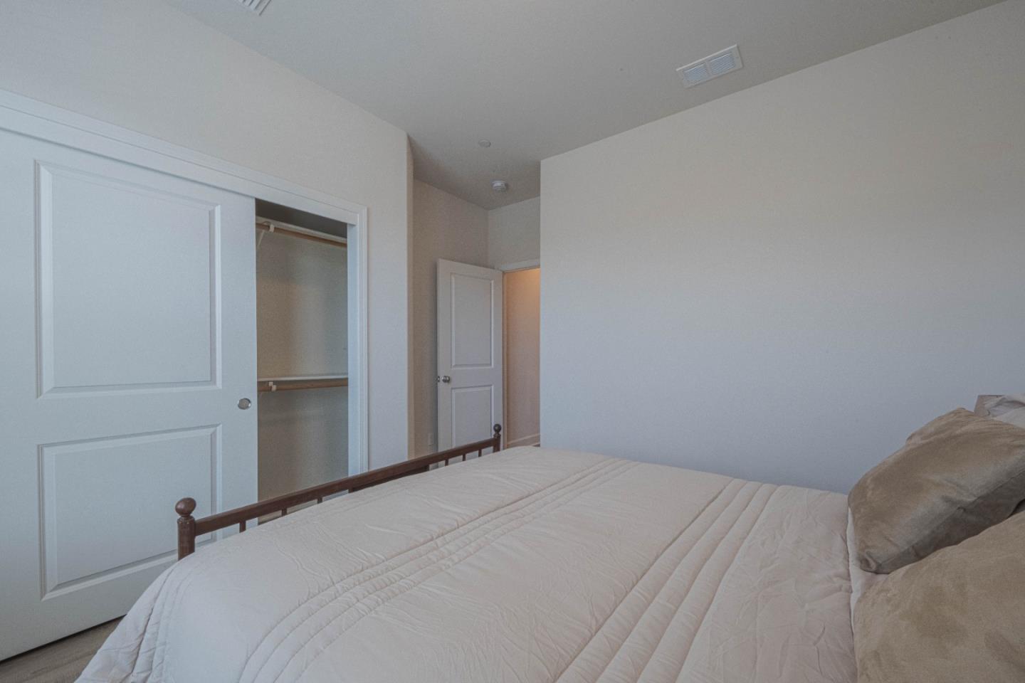 Detail Gallery Image 27 of 41 For 581 Segovia Dr, Hollister,  CA 95023 - 3 Beds | 3 Baths