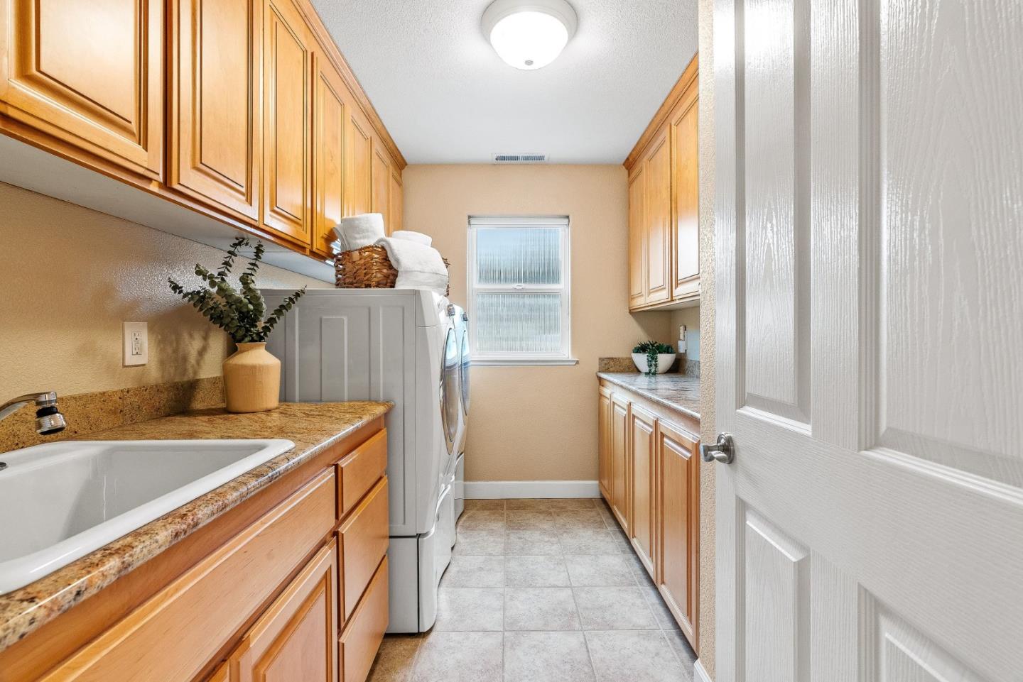 Detail Gallery Image 38 of 60 For 12 Casa Way, Scotts Valley,  CA 95066 - 4 Beds | 3/1 Baths