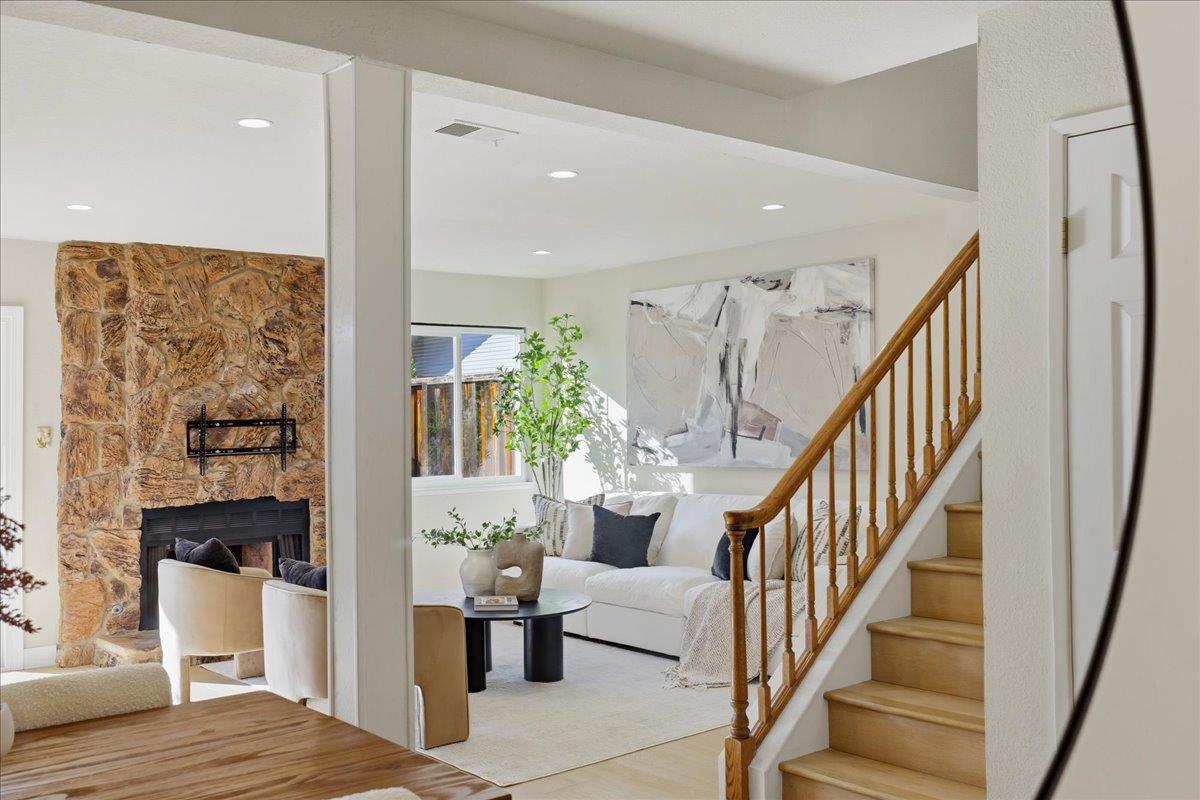 Detail Gallery Image 12 of 68 For 275 S Bayview Ave #N,  Sunnyvale,  CA 94086 - 2 Beds | 2/1 Baths