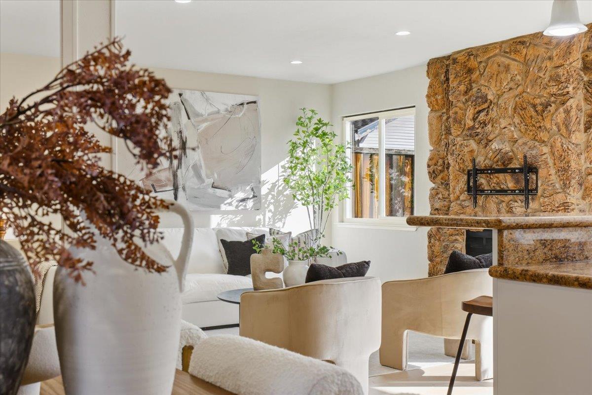 Detail Gallery Image 26 of 68 For 275 S Bayview Ave #N,  Sunnyvale,  CA 94086 - 2 Beds | 2/1 Baths