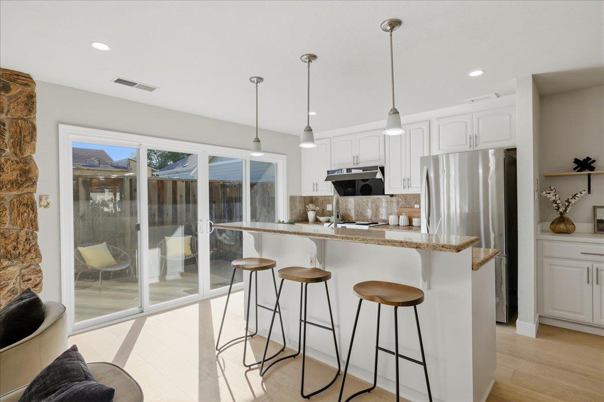 Detail Gallery Image 5 of 68 For 275 S Bayview Ave #N,  Sunnyvale,  CA 94086 - 2 Beds | 2/1 Baths