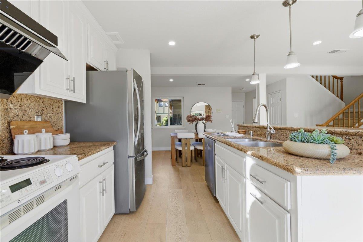 Detail Gallery Image 8 of 68 For 275 S Bayview Ave #N,  Sunnyvale,  CA 94086 - 2 Beds | 2/1 Baths