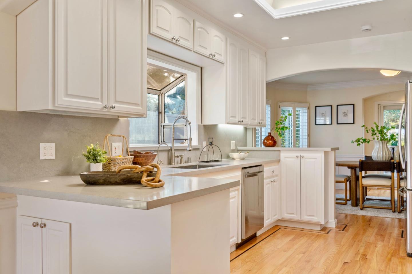 Detail Gallery Image 11 of 57 For 415 Hazel Ave, Millbrae,  CA 94030 - 4 Beds | 2/1 Baths