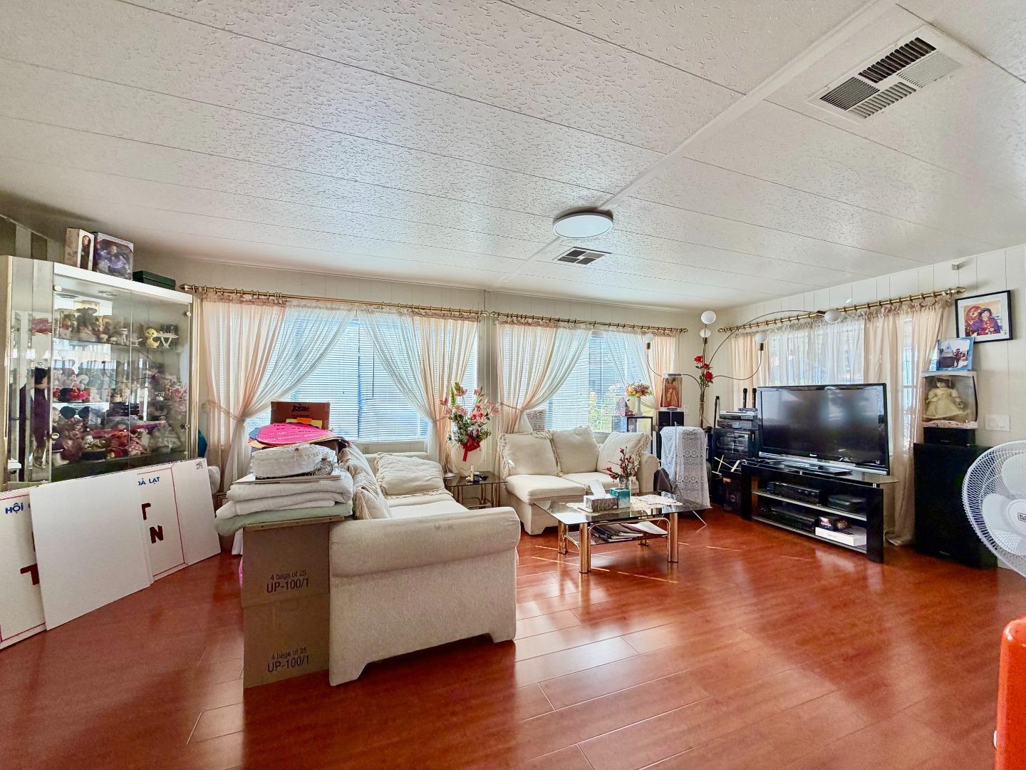 Detail Gallery Image 5 of 11 For 3135 Oakbridge Dr #3135,  San Jose,  CA 95121 - 2 Beds | 2 Baths