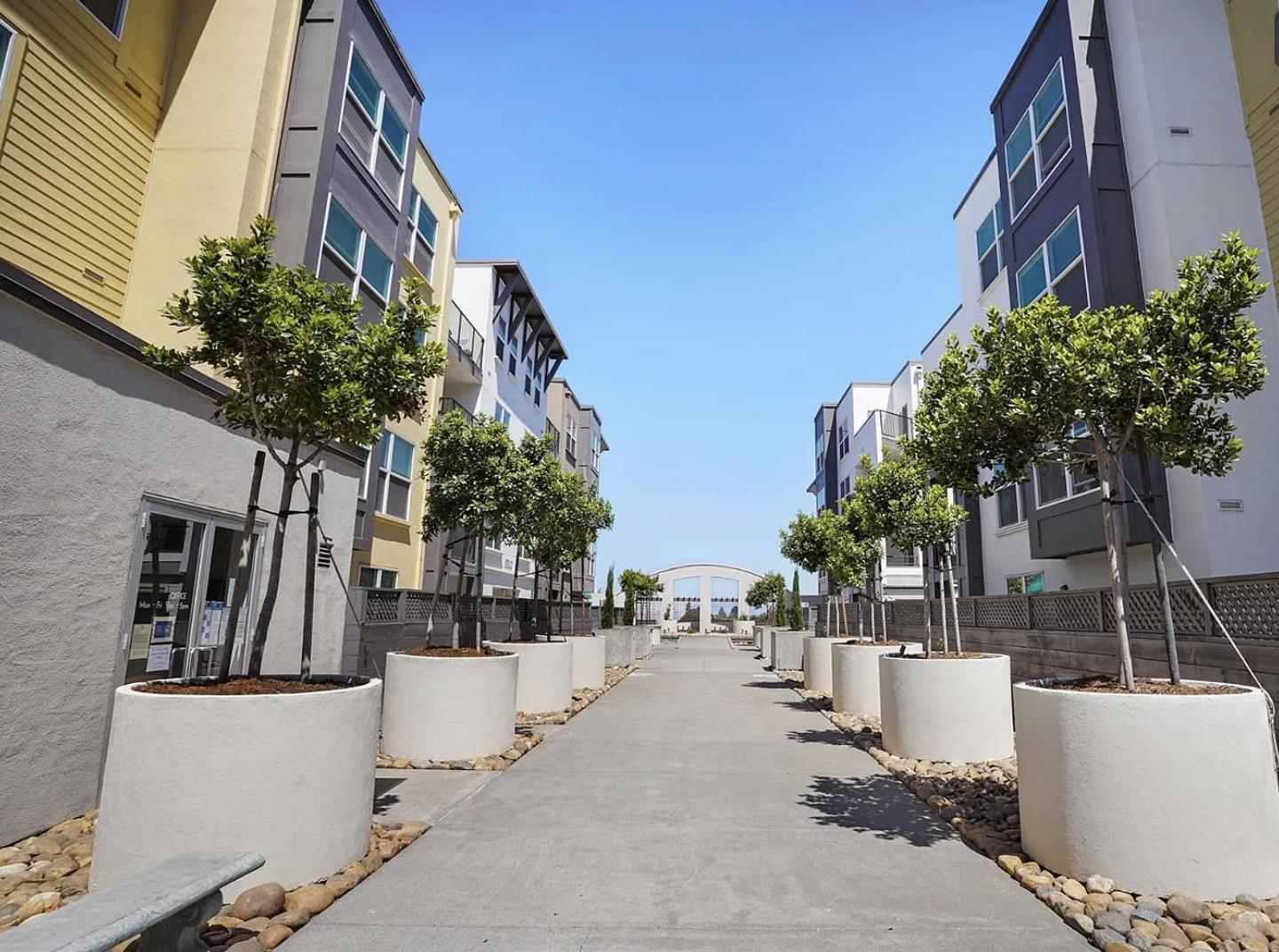 Detail Gallery Image 6 of 18 For 8300 Oceanview Ter #406,  San Francisco,  CA 94132 - 1 Beds | 1 Baths