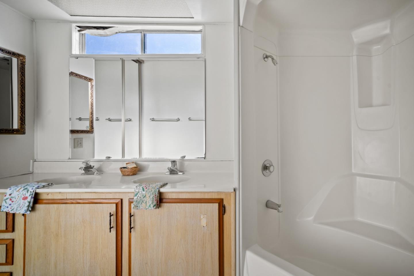 Detail Gallery Image 26 of 44 For 150 Kern St #114,  Salinas,  CA 93905 - 2 Beds | 2 Baths