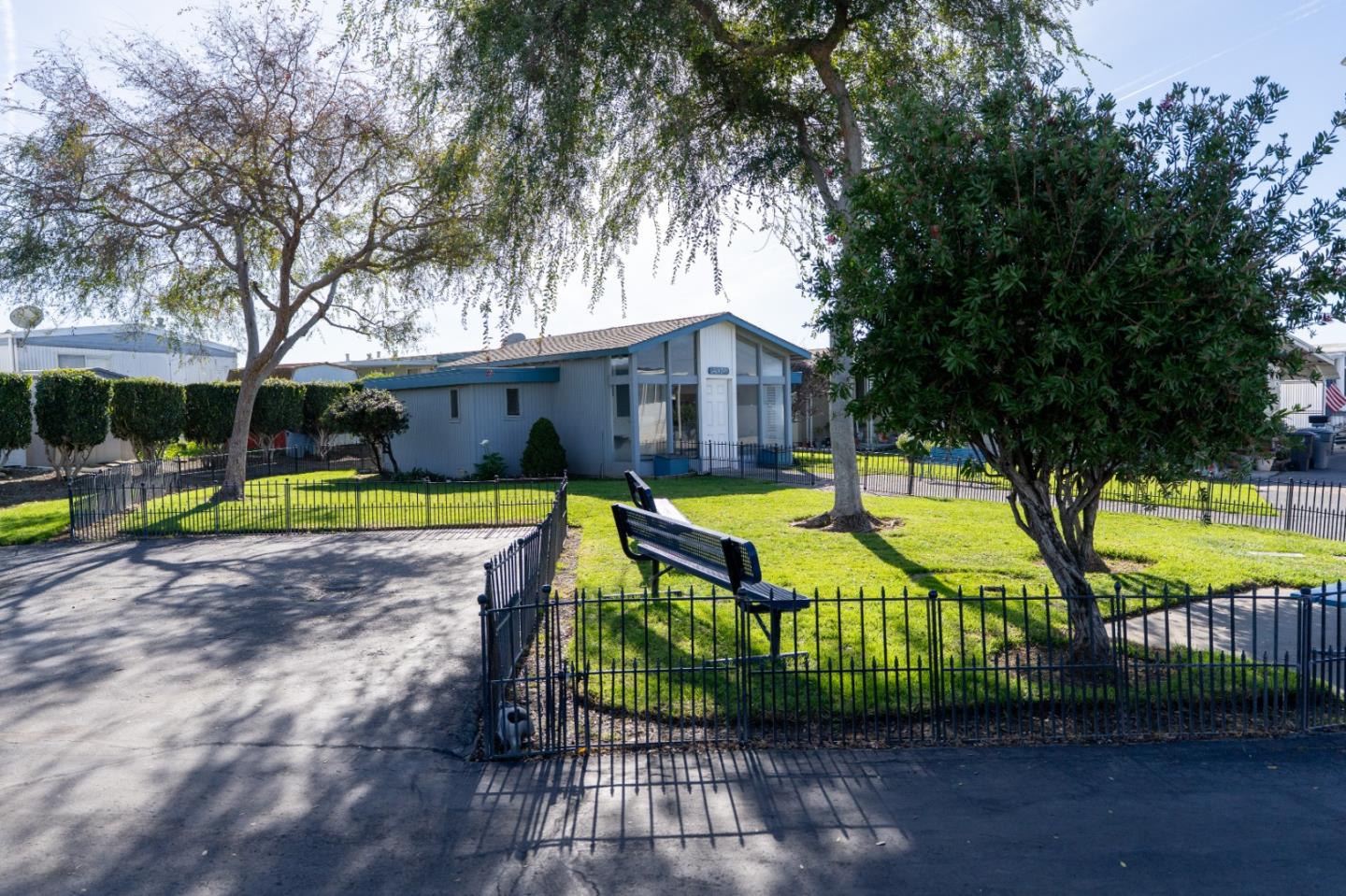 Detail Gallery Image 34 of 44 For 150 Kern St #114,  Salinas,  CA 93905 - 2 Beds | 2 Baths