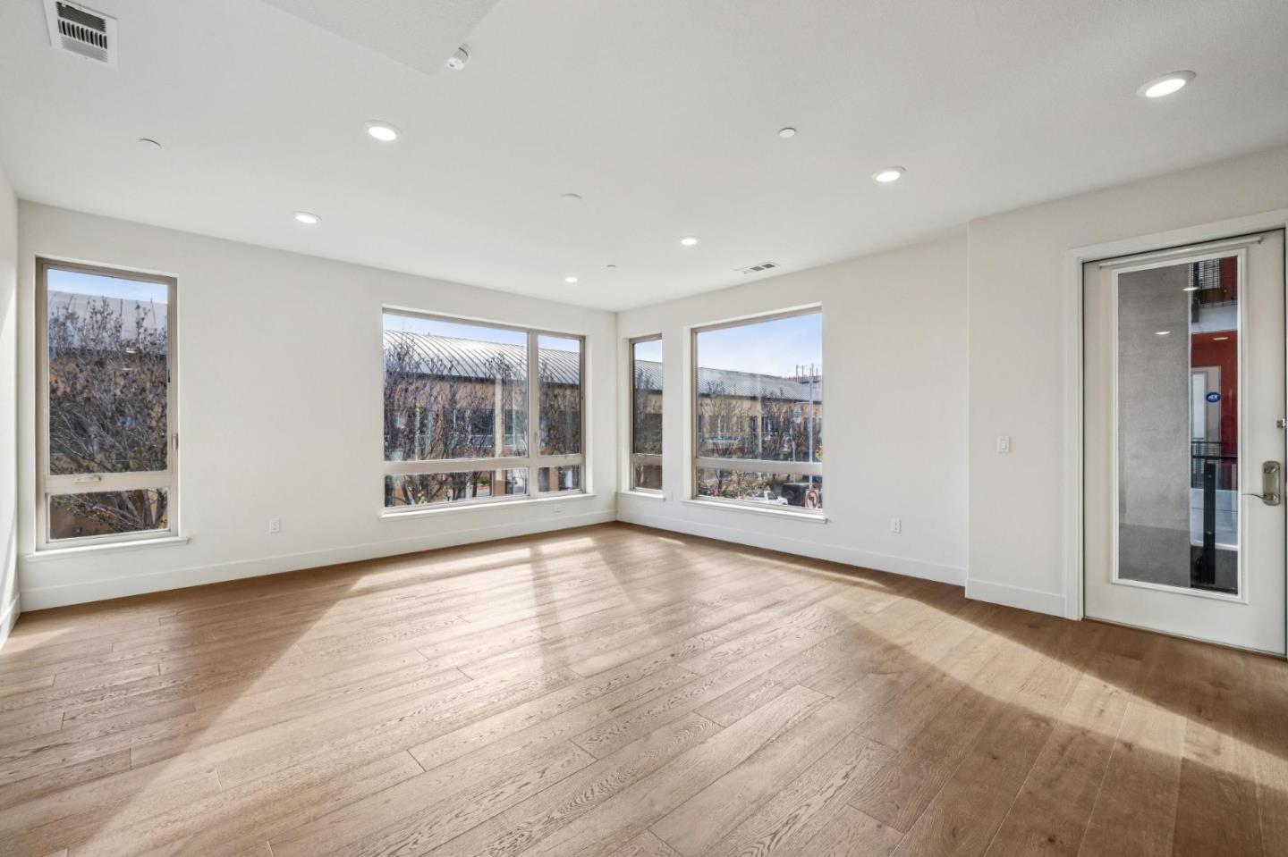 Detail Gallery Image 12 of 71 For 1058 Foster Square Ln #204,  Foster City,  CA 94404 - 2 Beds | 2 Baths