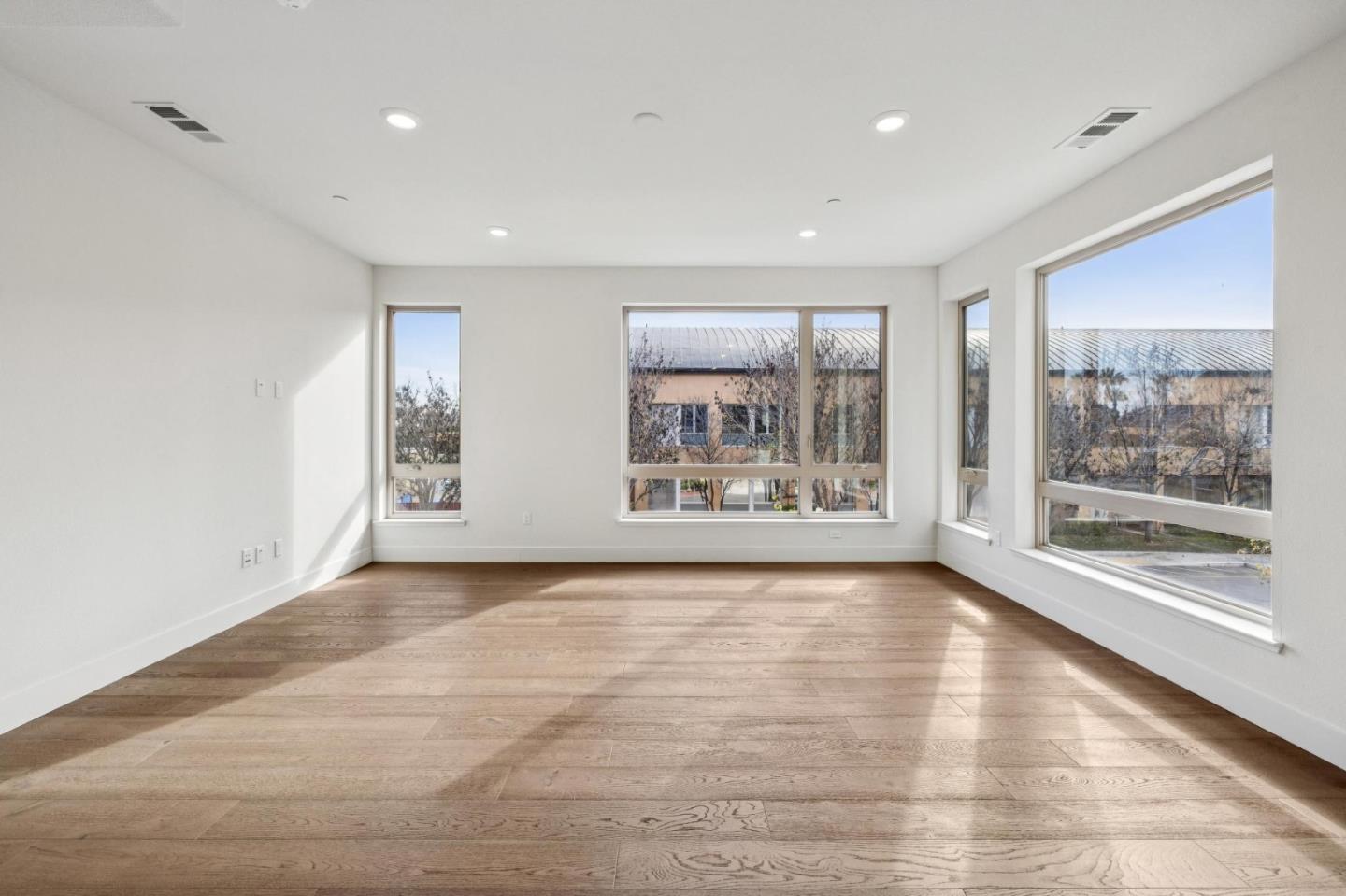 Detail Gallery Image 13 of 71 For 1058 Foster Square Ln #204,  Foster City,  CA 94404 - 2 Beds | 2 Baths