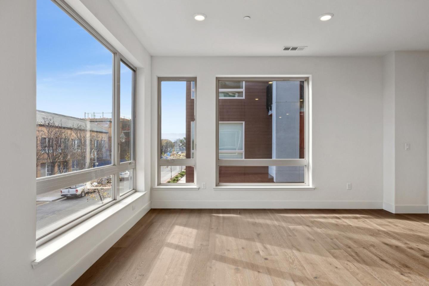 Detail Gallery Image 18 of 71 For 1058 Foster Square Ln #204,  Foster City,  CA 94404 - 2 Beds | 2 Baths