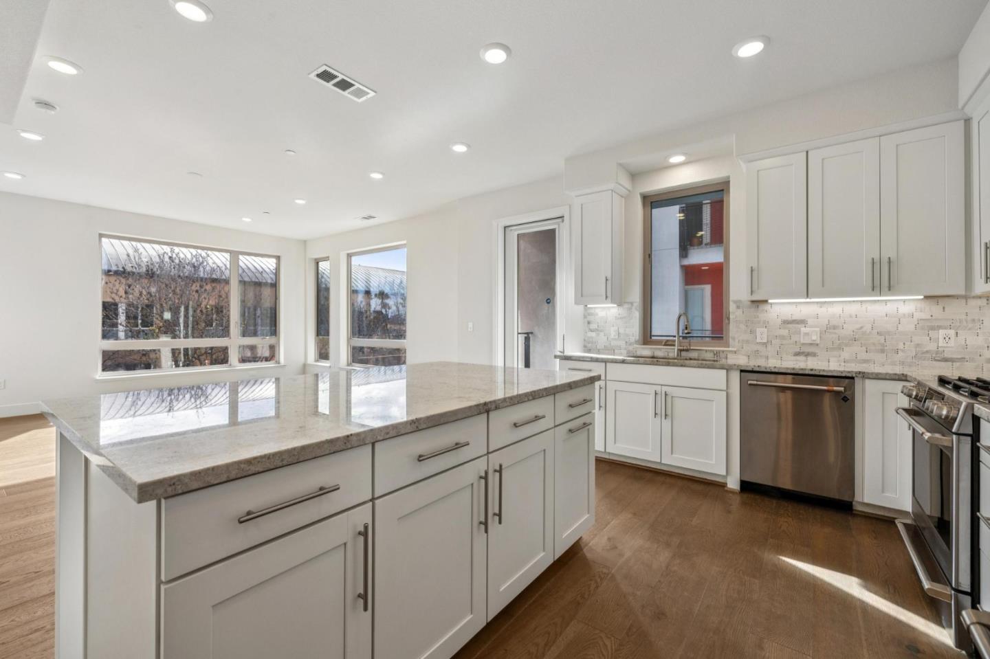 Detail Gallery Image 23 of 71 For 1058 Foster Square Ln #204,  Foster City,  CA 94404 - 2 Beds | 2 Baths