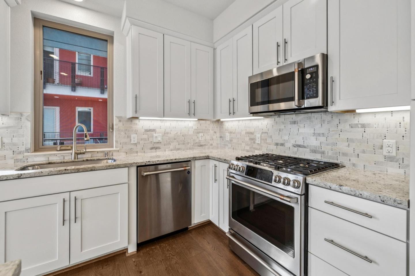 Detail Gallery Image 24 of 71 For 1058 Foster Square Ln #204,  Foster City,  CA 94404 - 2 Beds | 2 Baths