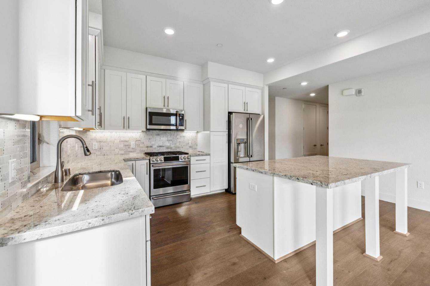 Detail Gallery Image 29 of 71 For 1058 Foster Square Ln #204,  Foster City,  CA 94404 - 2 Beds | 2 Baths