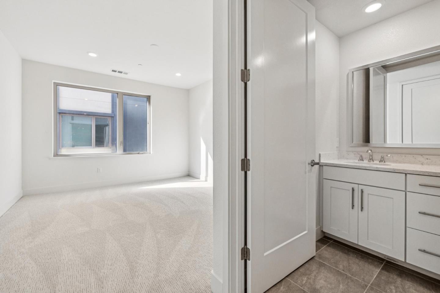 Detail Gallery Image 34 of 71 For 1058 Foster Square Ln #204,  Foster City,  CA 94404 - 2 Beds | 2 Baths