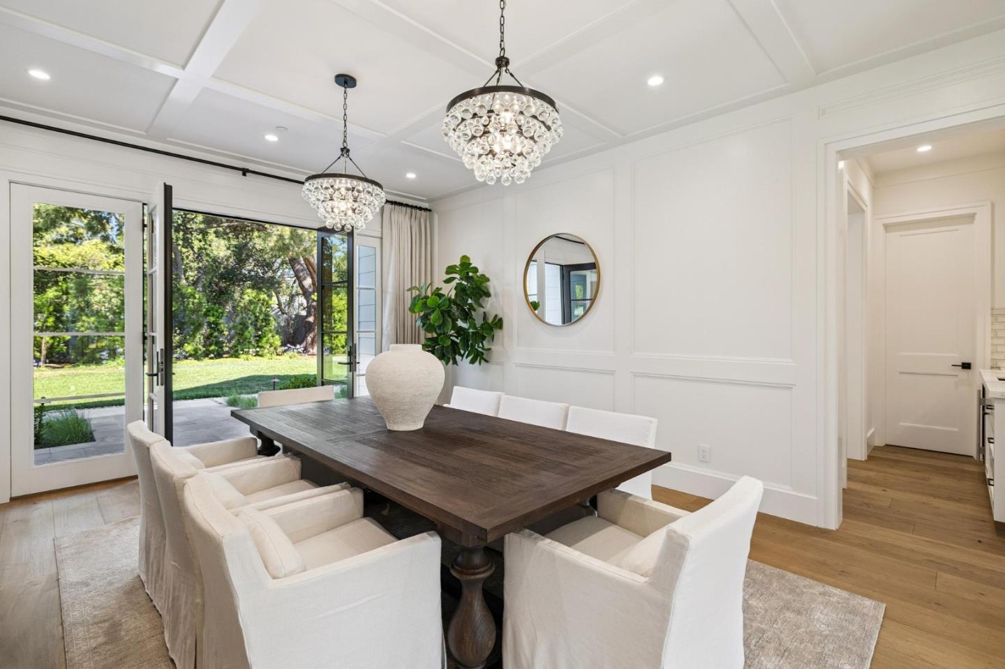 Detail Gallery Image 10 of 92 For 55 Irving Ave, Atherton,  CA 94027 - 8 Beds | 9/2 Baths