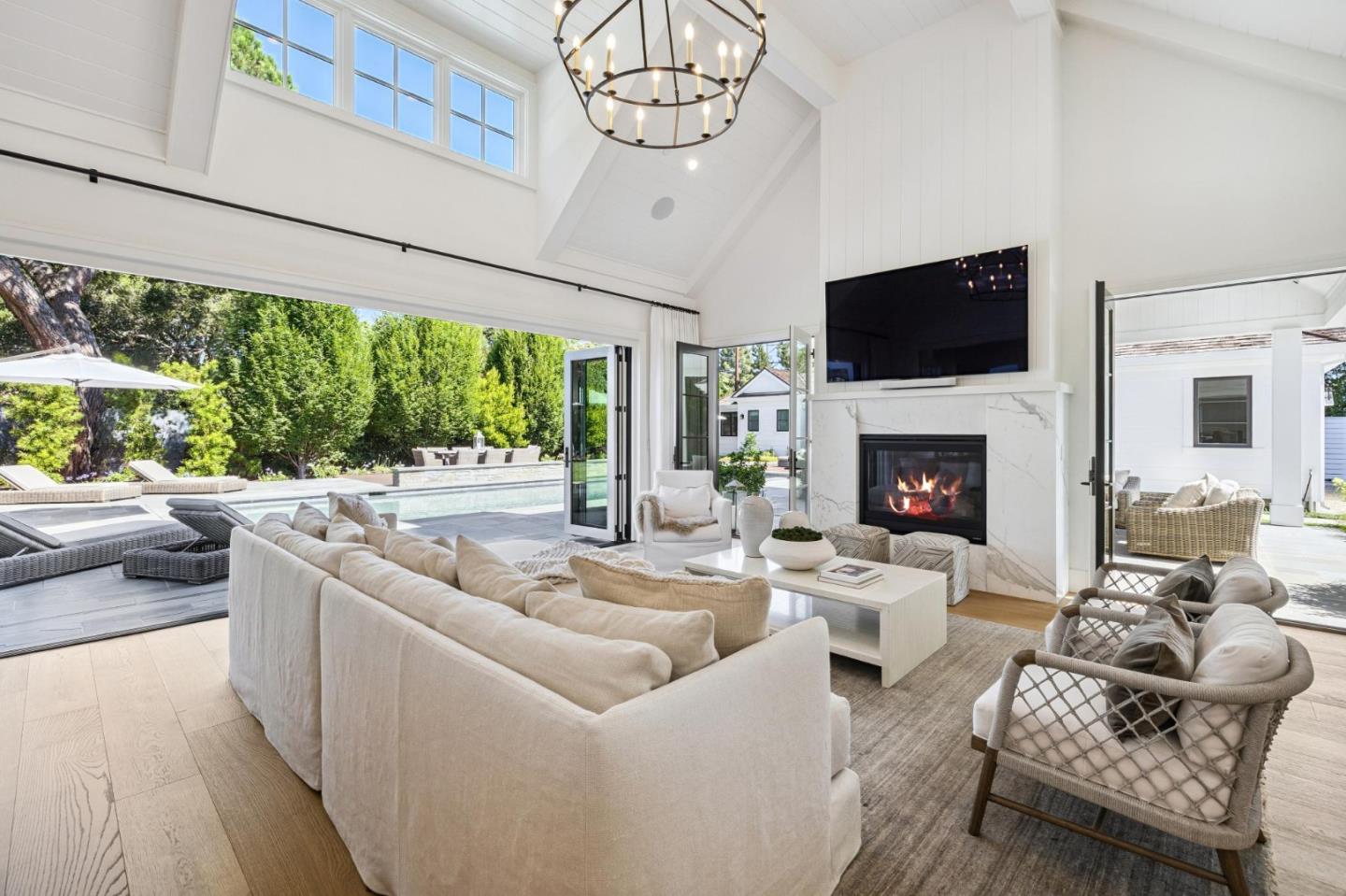 Detail Gallery Image 20 of 92 For 55 Irving Ave, Atherton,  CA 94027 - 8 Beds | 9/2 Baths