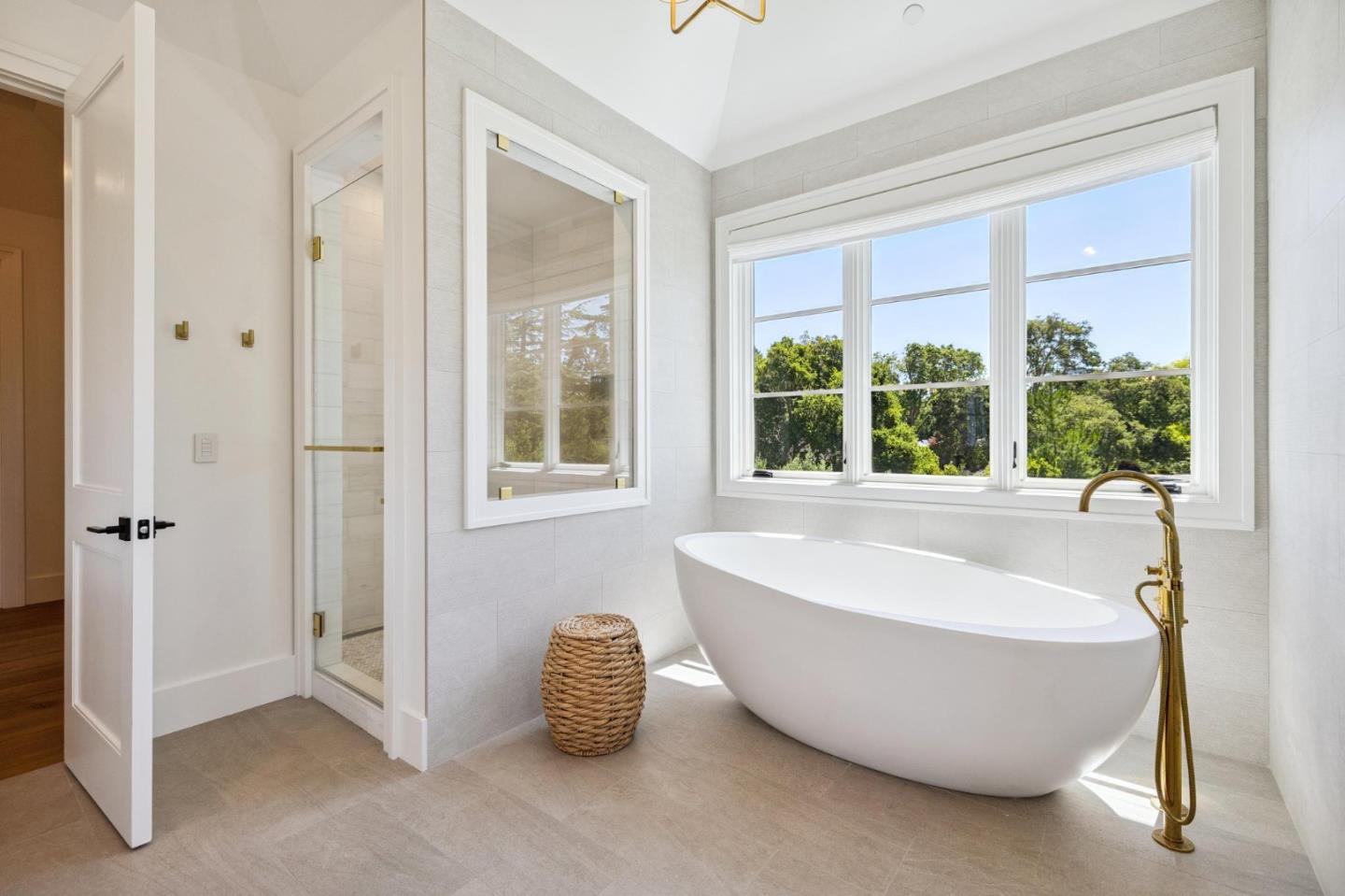 Detail Gallery Image 34 of 92 For 55 Irving Ave, Atherton,  CA 94027 - 8 Beds | 9/2 Baths