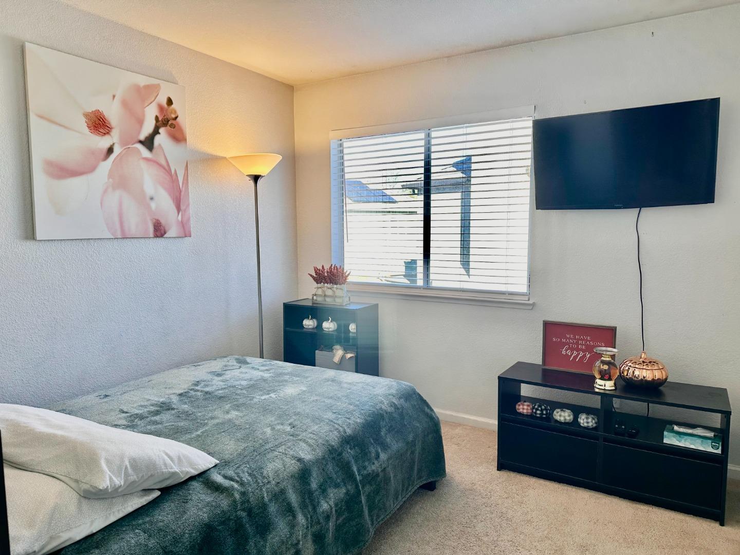 Detail Gallery Image 9 of 17 For 1380 Parkside Dr, Tracy,  CA 95376 - 4 Beds | 2/1 Baths