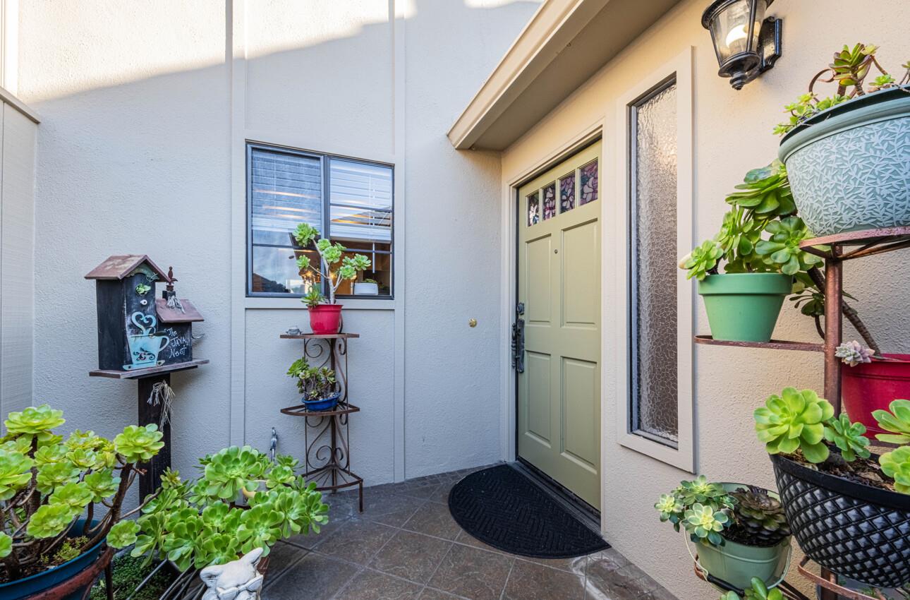 Detail Gallery Image 11 of 40 For 132 Nissen Rd #3,  Salinas,  CA 93901 - 3 Beds | 2 Baths
