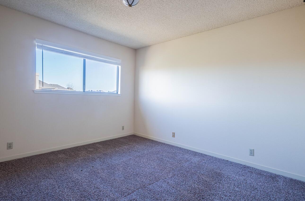 Detail Gallery Image 33 of 40 For 132 Nissen Rd #3,  Salinas,  CA 93901 - 3 Beds | 2 Baths