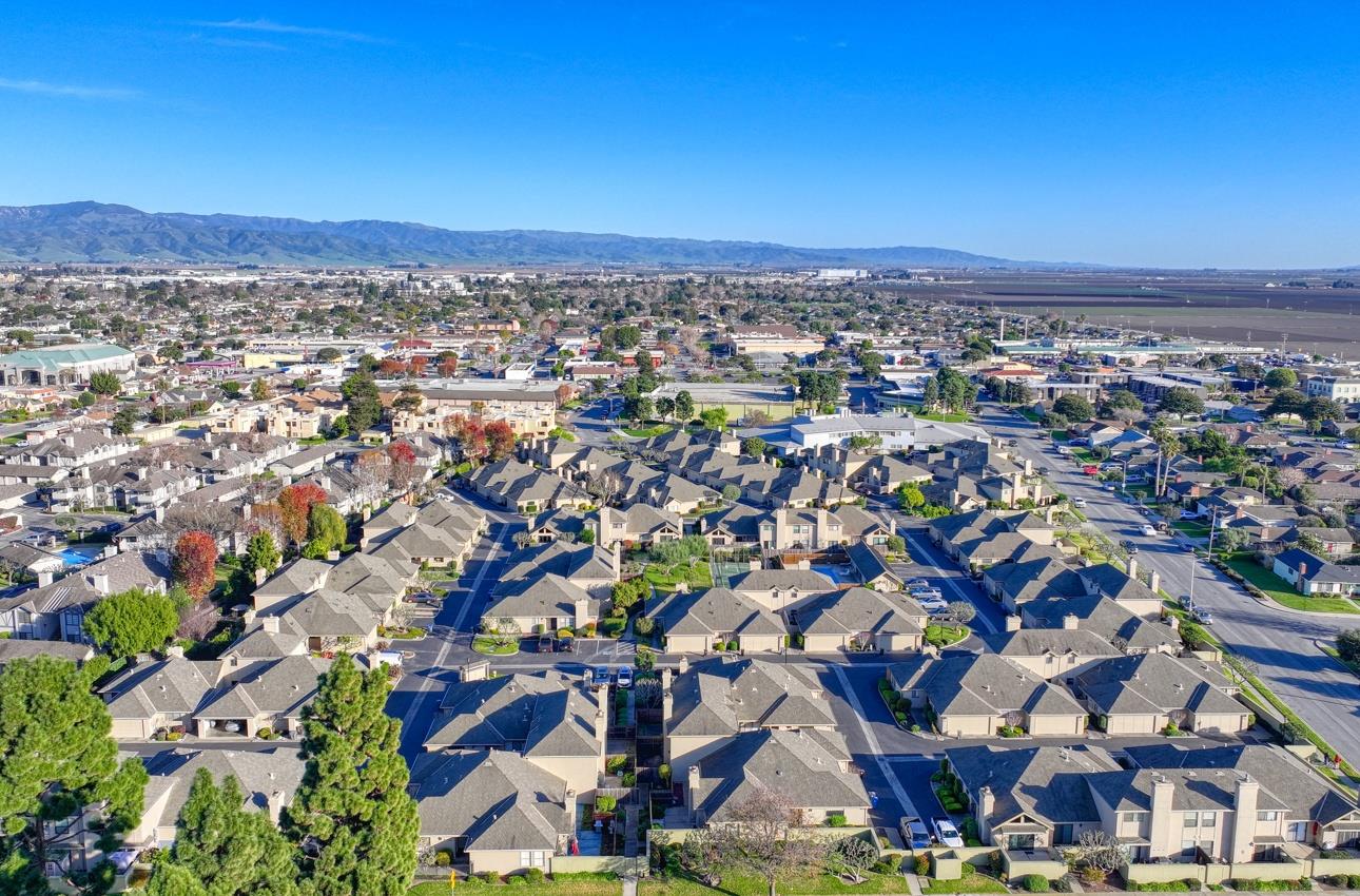 Detail Gallery Image 5 of 40 For 132 Nissen Rd #3,  Salinas,  CA 93901 - 3 Beds | 2 Baths