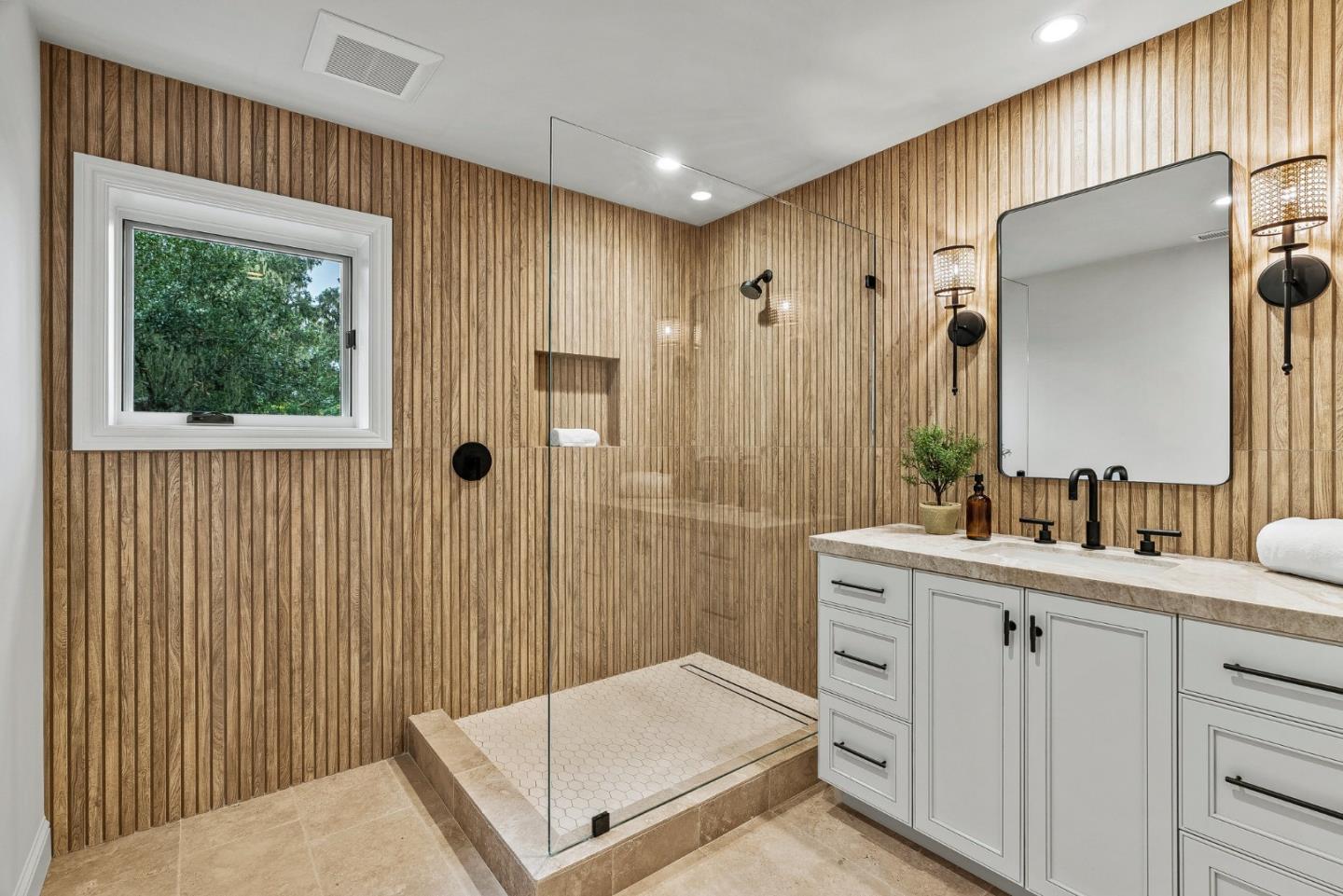 Detail Gallery Image 26 of 37 For 1025 Sombrero Rd, Pebble Beach,  CA 93953 - 4 Beds | 3 Baths