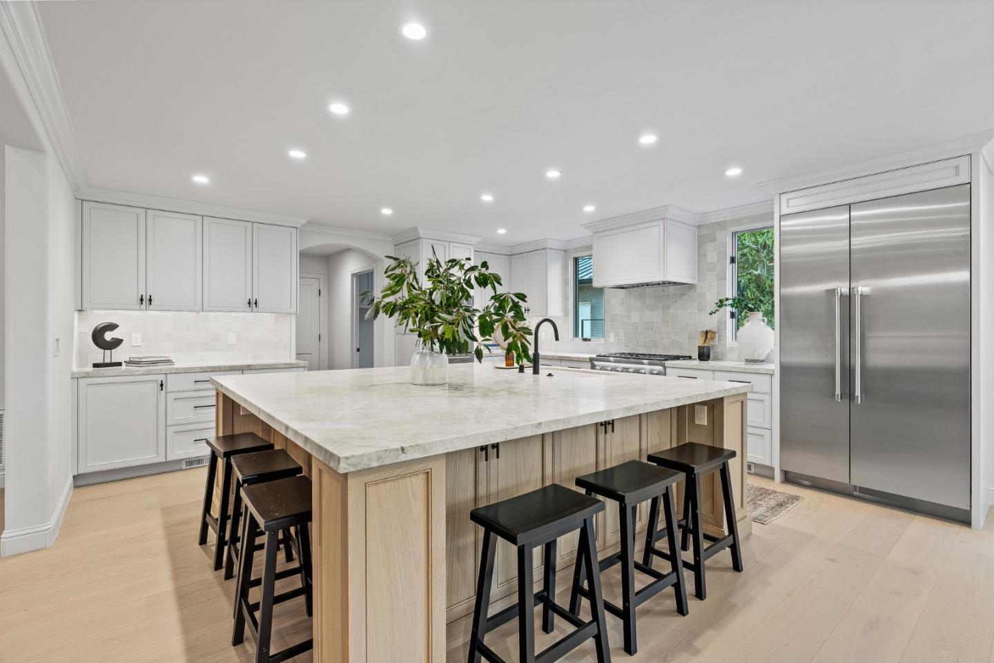 Detail Gallery Image 9 of 37 For 1025 Sombrero Rd, Pebble Beach,  CA 93953 - 4 Beds | 3 Baths