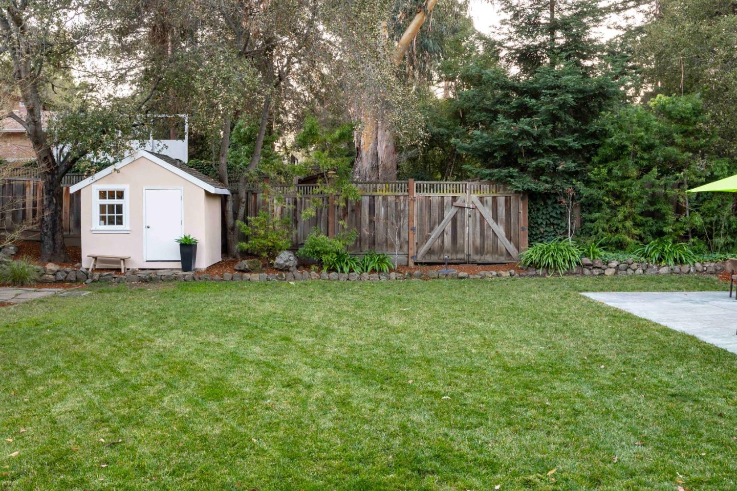 Detail Gallery Image 29 of 33 For 2134 Clayton Dr, Menlo Park,  CA 94025 - 4 Beds | 4 Baths