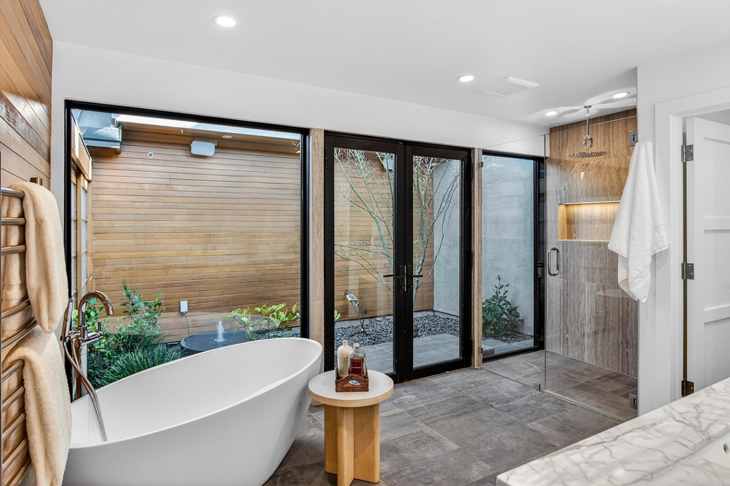 Detail Gallery Image 22 of 57 For 1390 Westridge Dr, Portola Valley,  CA 94028 - 5 Beds | 4/1 Baths