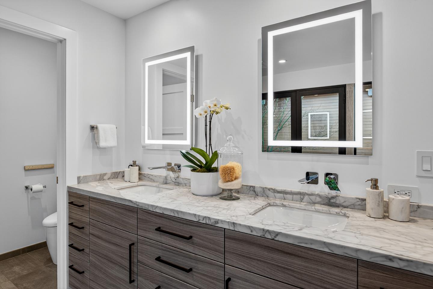 Detail Gallery Image 23 of 57 For 1390 Westridge Dr, Portola Valley,  CA 94028 - 5 Beds | 4/1 Baths