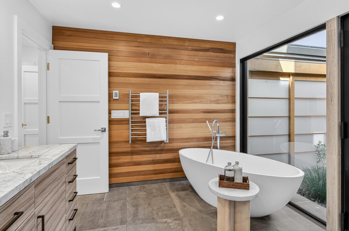 Detail Gallery Image 24 of 57 For 1390 Westridge Dr, Portola Valley,  CA 94028 - 5 Beds | 4/1 Baths