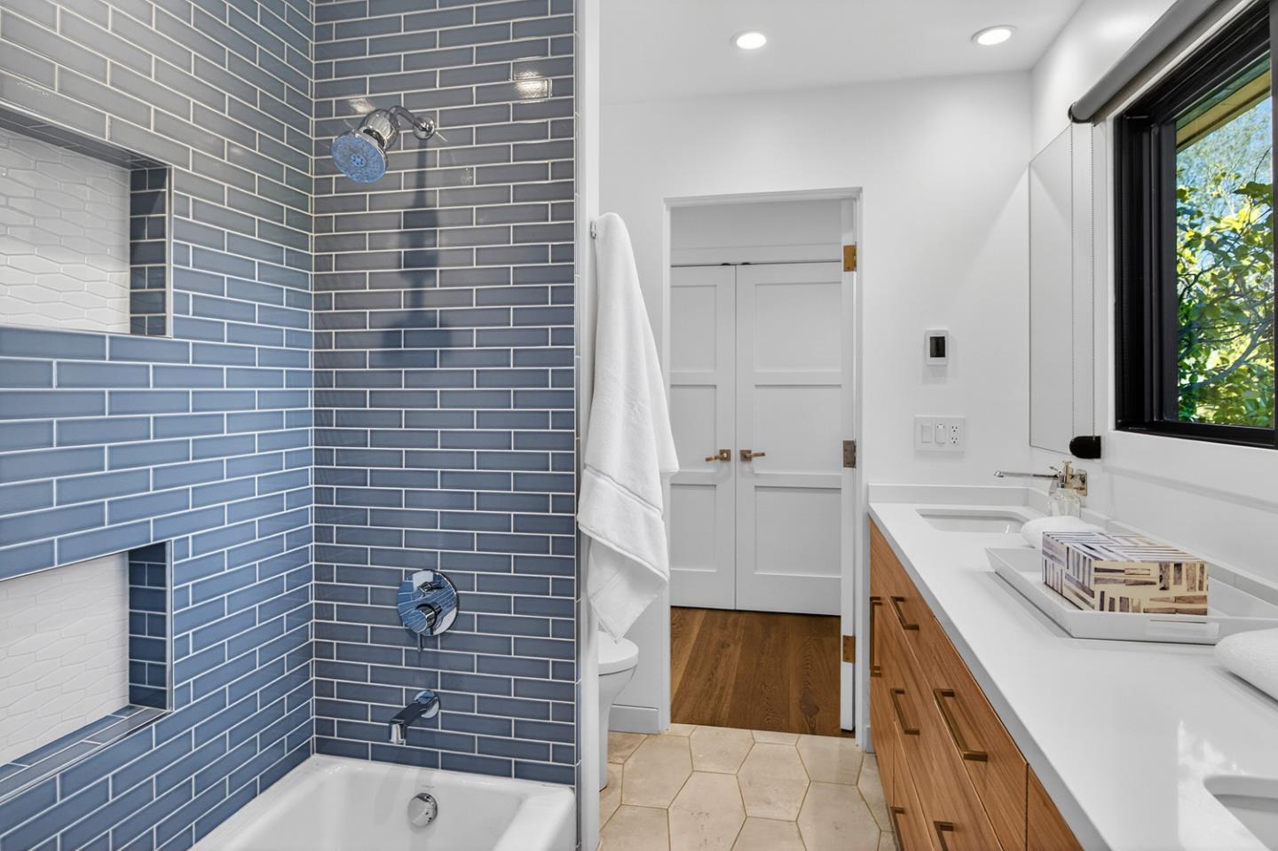 Detail Gallery Image 29 of 57 For 1390 Westridge Dr, Portola Valley,  CA 94028 - 5 Beds | 4/1 Baths