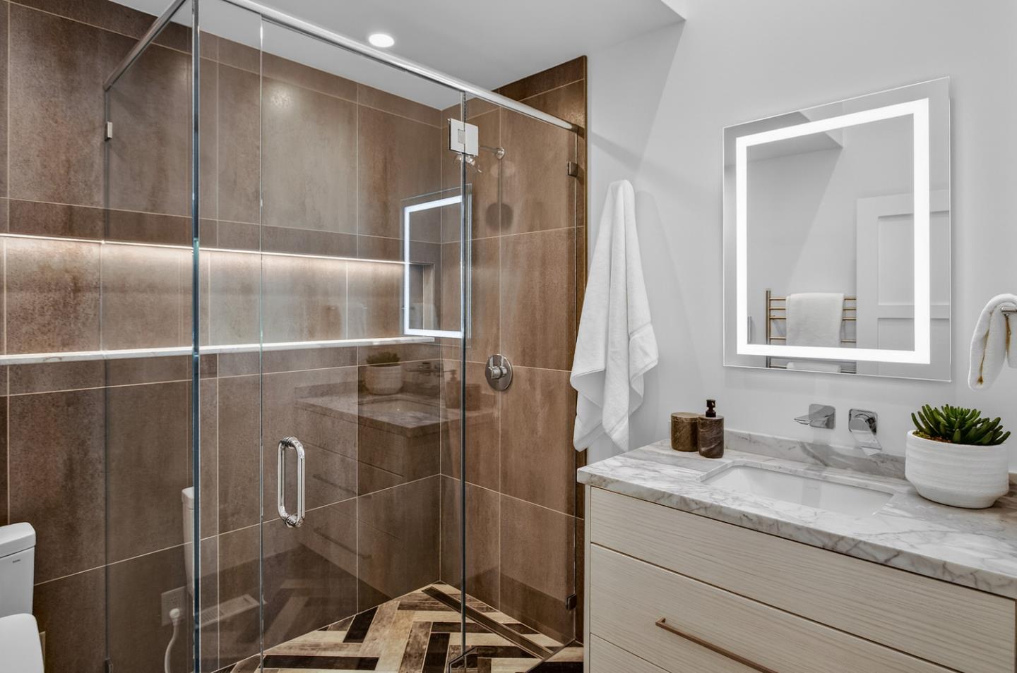 Detail Gallery Image 33 of 57 For 1390 Westridge Dr, Portola Valley,  CA 94028 - 5 Beds | 4/1 Baths