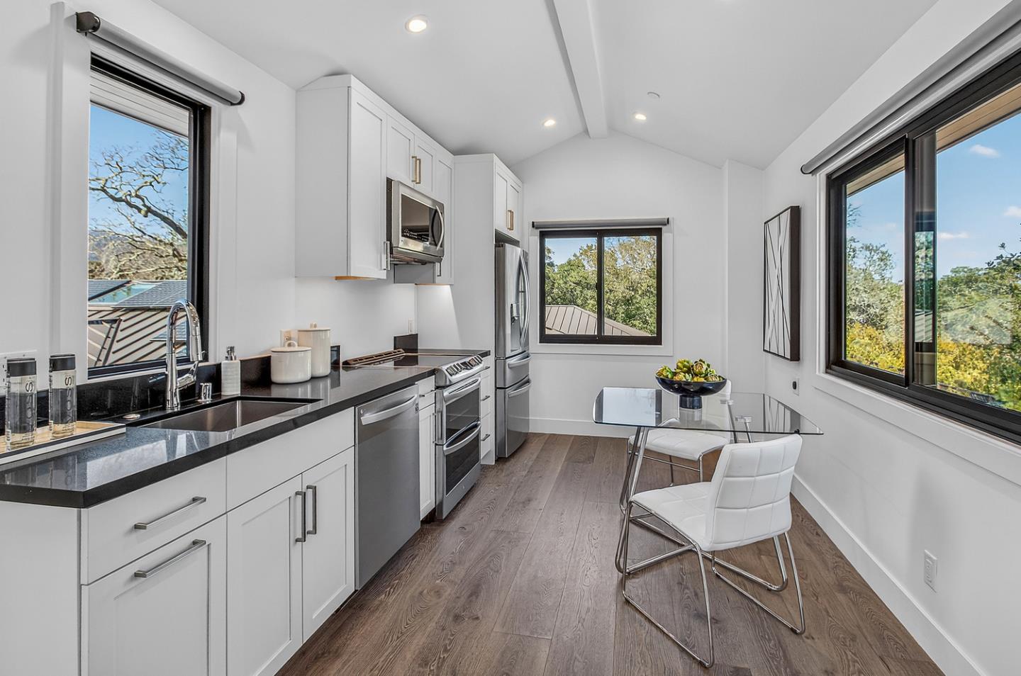 Detail Gallery Image 42 of 57 For 1390 Westridge Dr, Portola Valley,  CA 94028 - 5 Beds | 4/1 Baths