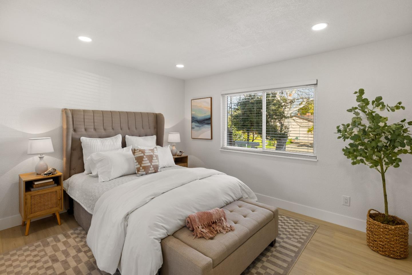 Detail Gallery Image 13 of 25 For 721 Oak St, Monterey,  CA 93940 - 4 Beds | 3 Baths