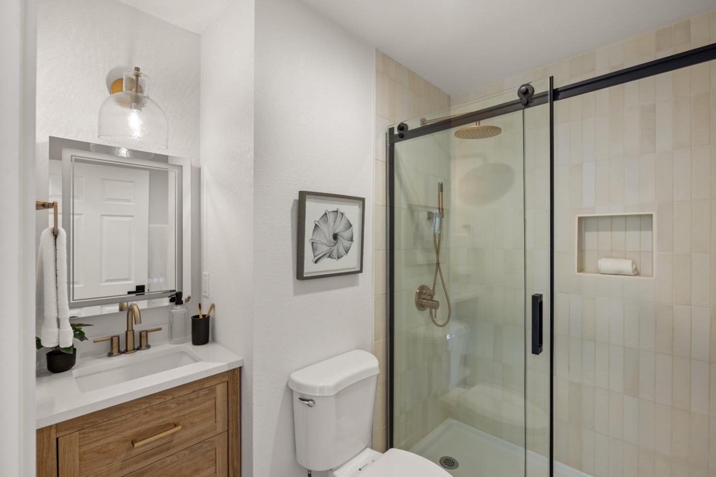 Detail Gallery Image 14 of 25 For 721 Oak St, Monterey,  CA 93940 - 4 Beds | 3 Baths