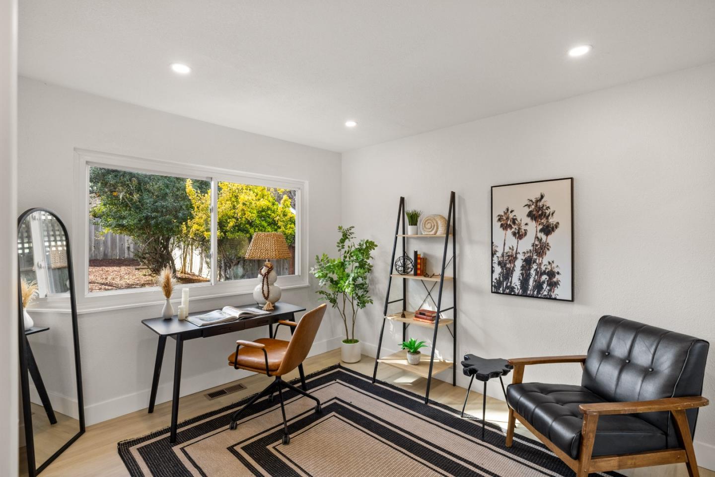 Detail Gallery Image 17 of 25 For 721 Oak St, Monterey,  CA 93940 - 4 Beds | 3 Baths