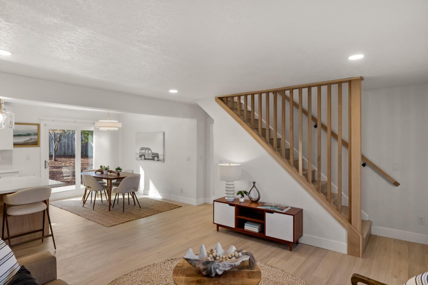 Detail Gallery Image 4 of 25 For 721 Oak St, Monterey,  CA 93940 - 4 Beds | 3 Baths