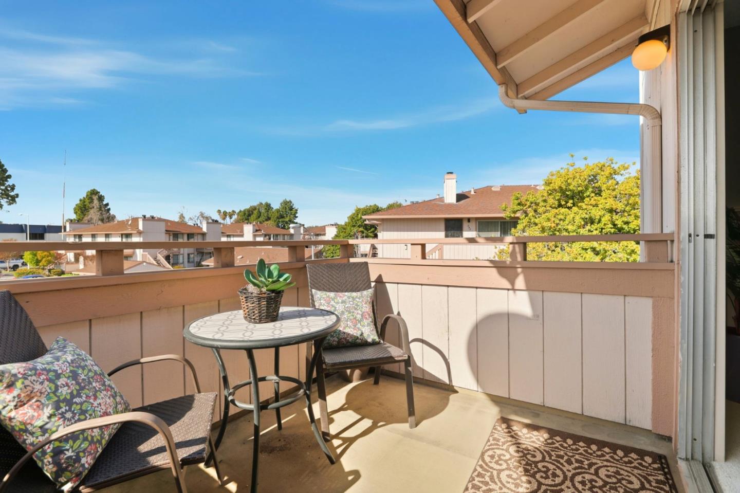 Detail Gallery Image 3 of 19 For 25163 Copa Del Oro Dr #202,  Hayward,  CA 94545 - 1 Beds | 1 Baths