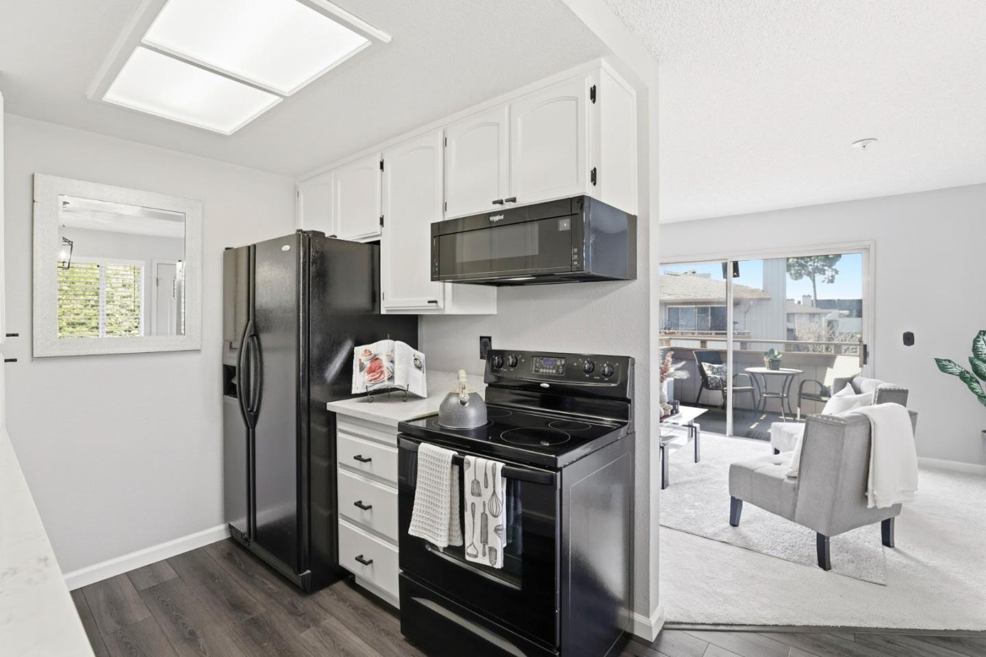 Detail Gallery Image 8 of 19 For 25163 Copa Del Oro Dr #202,  Hayward,  CA 94545 - 1 Beds | 1 Baths