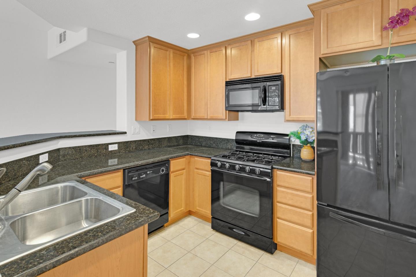 Detail Gallery Image 4 of 27 For 842 Tarragon Ln #1203,  San Luis Obispo,  CA 93401 - 2 Beds | 2/1 Baths