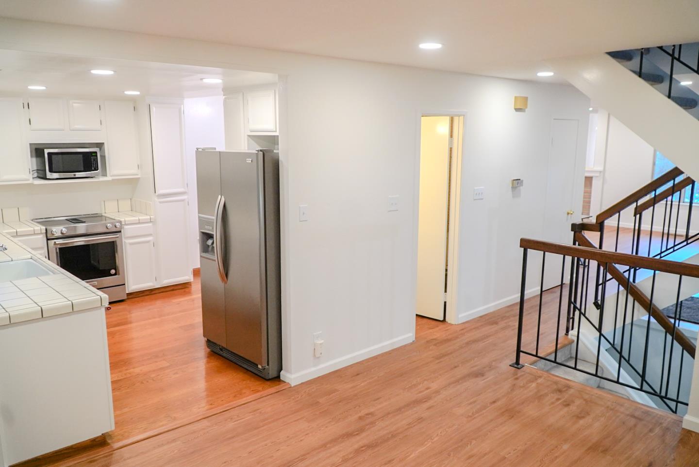 Detail Gallery Image 12 of 24 For 6 Havenridge Ct, San Mateo,  CA 94402 - 3 Beds | 2/1 Baths