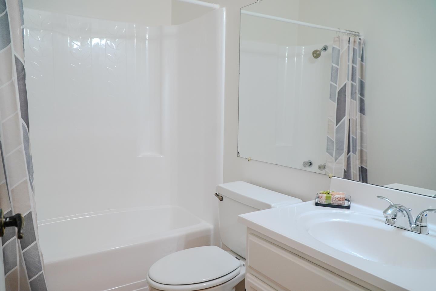 Detail Gallery Image 23 of 24 For 6 Havenridge Ct, San Mateo,  CA 94402 - 3 Beds | 2/1 Baths