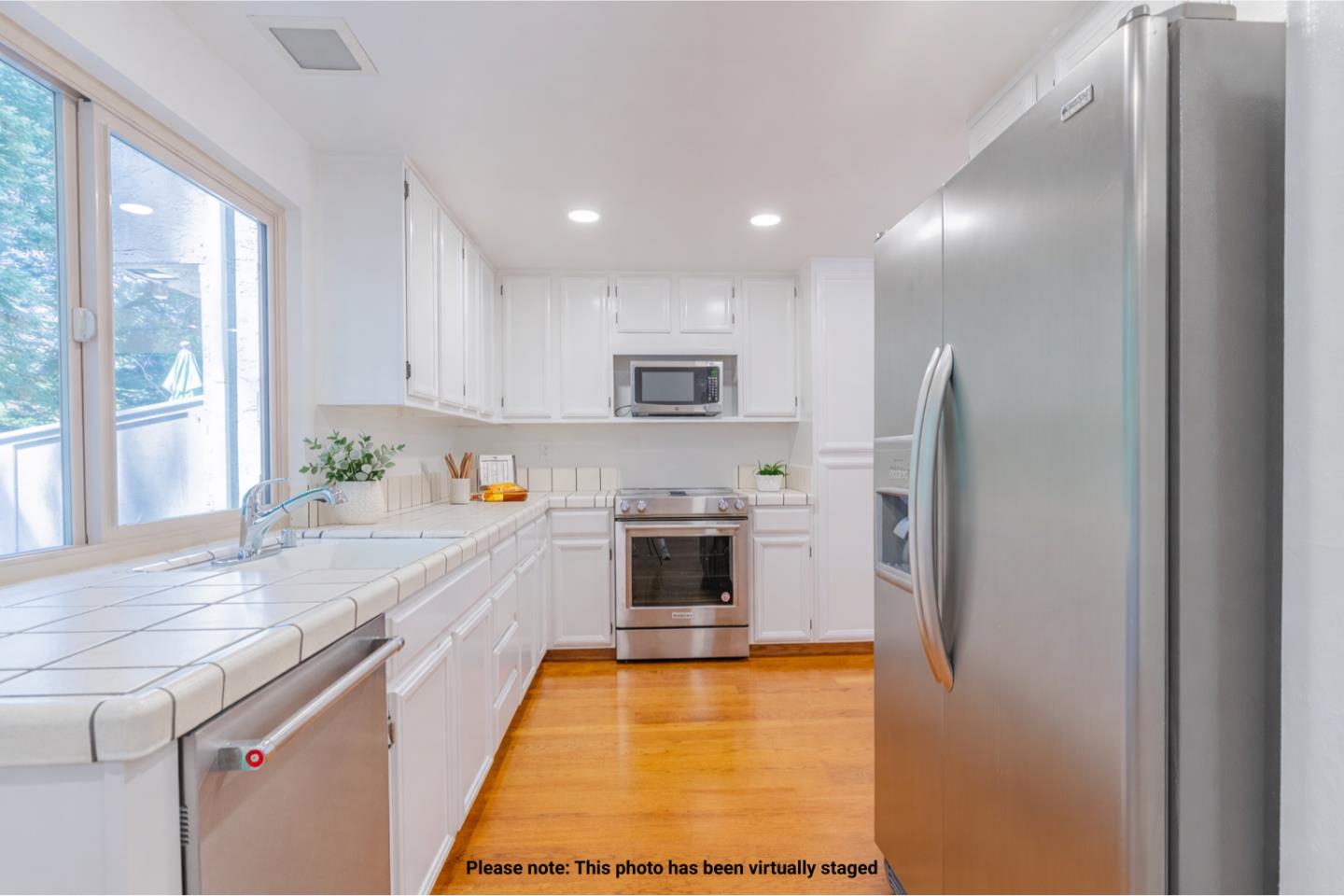 Detail Gallery Image 9 of 24 For 6 Havenridge Ct, San Mateo,  CA 94402 - 3 Beds | 2/1 Baths