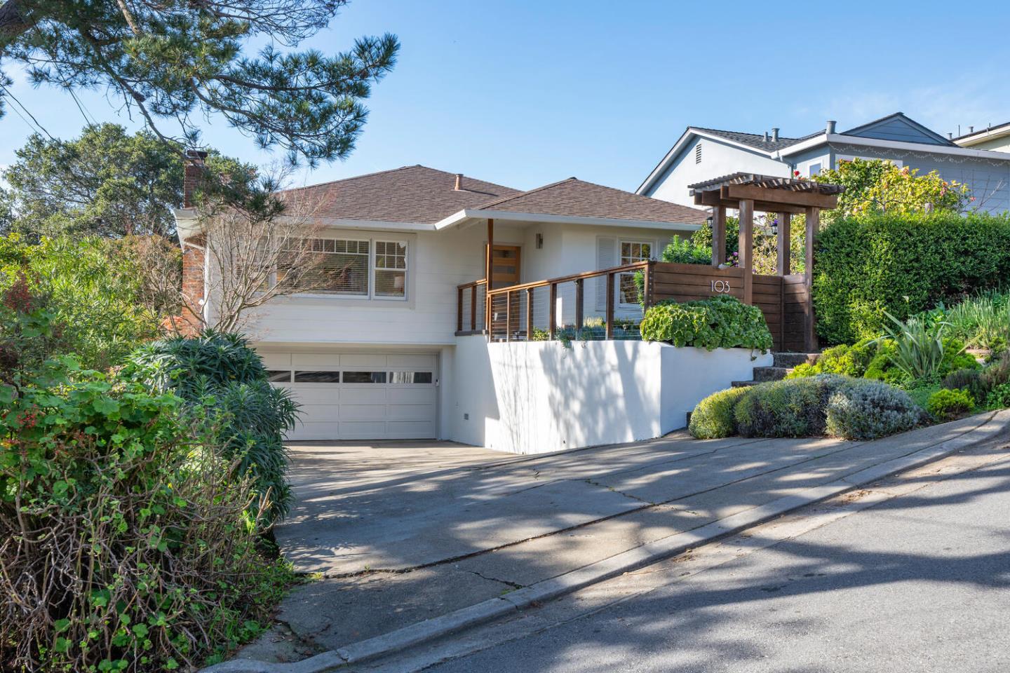 Front Image Thumbnail for ML82033412