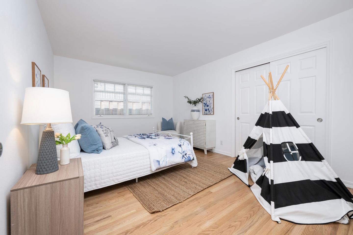 Detail Gallery Image 27 of 46 For 103 Northam Ave, San Carlos,  CA 94070 - 4 Beds | 4 Baths